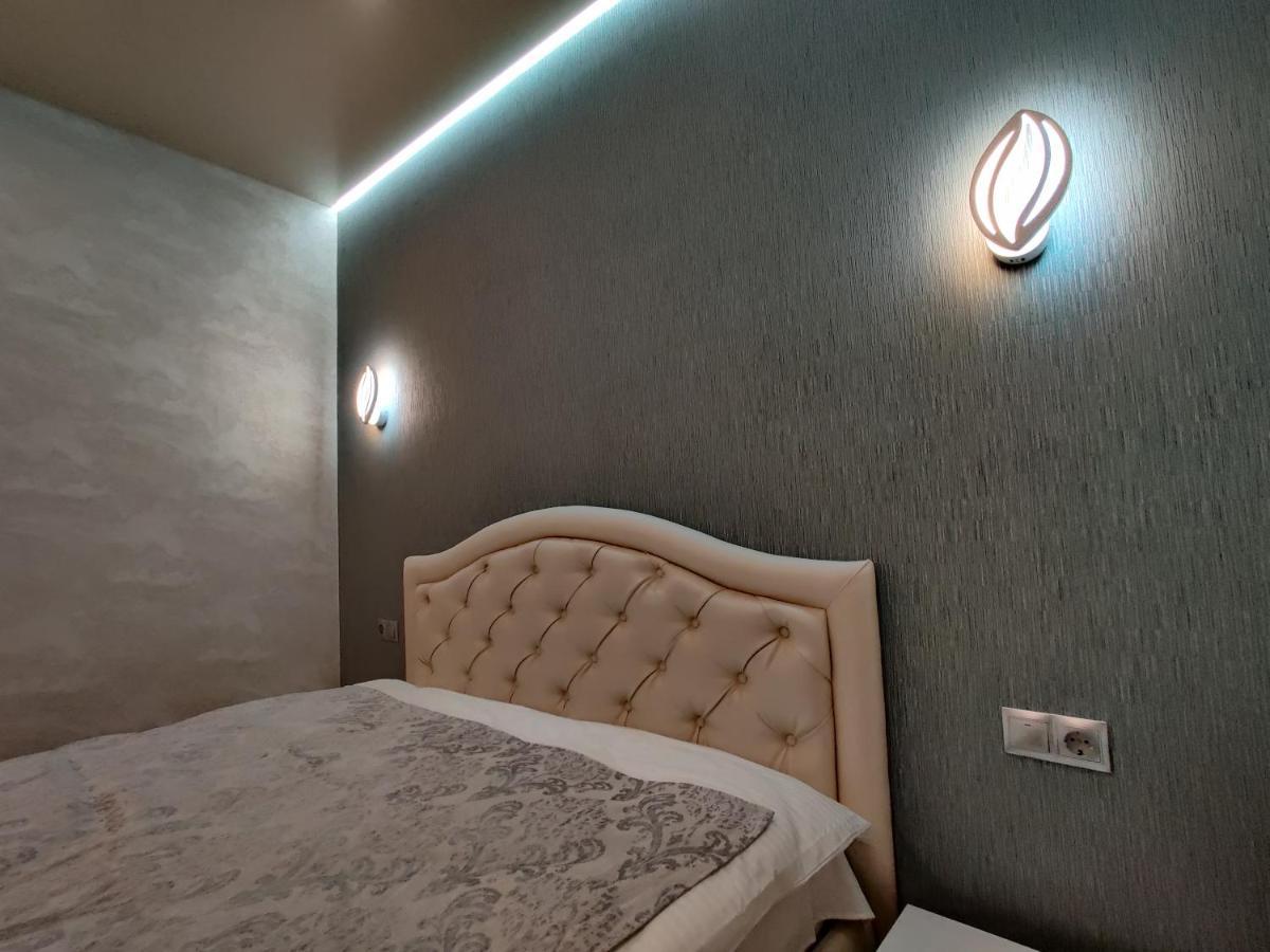 Apartamento Yarovytsya Vip In The Center Lutsʼk Exterior foto