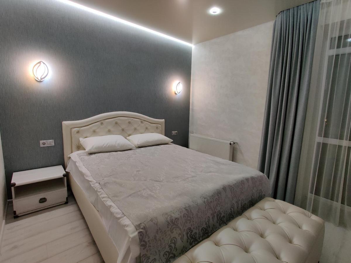 Apartamento Yarovytsya Vip In The Center Lutsʼk Exterior foto