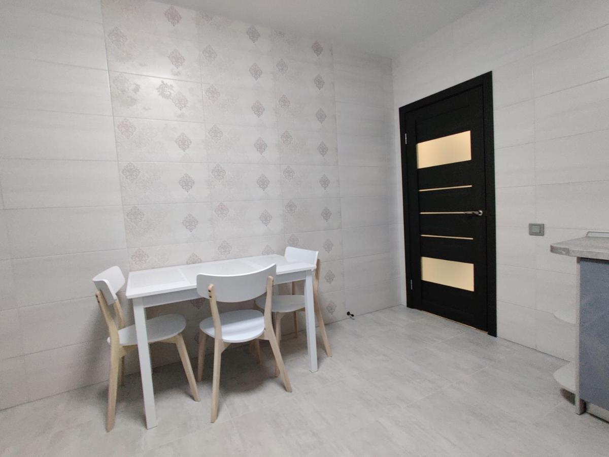 Apartamento Yarovytsya Vip In The Center Lutsʼk Exterior foto